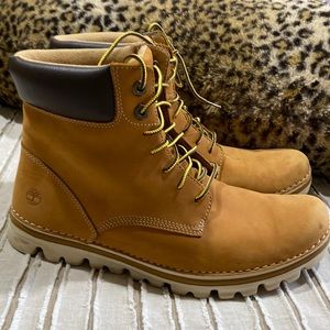 Women’s Timberland Ortholite boots size 9